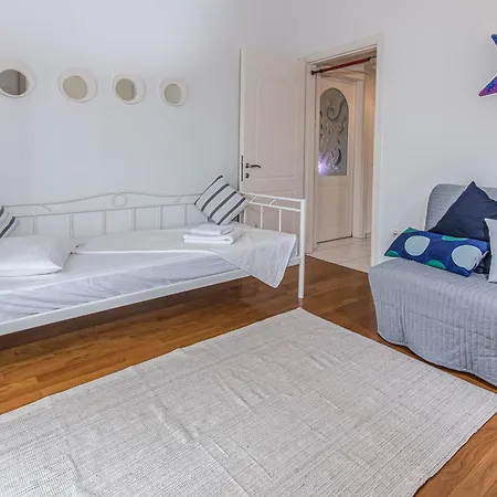 Celestial Garden-thessaloniki's Modern, Eclectic Penthouse-ideal For Remote Work And Longer Apartmán Soluň