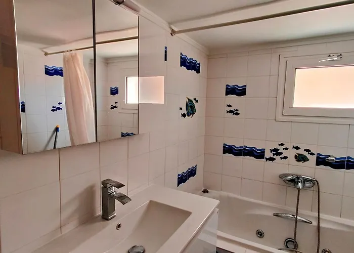 Celestial Garden-thessaloniki's Modern, Eclectic Penthouse-ideal For Remote Work And Longer