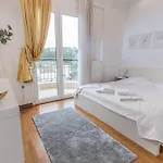 Apartamento Celestial Garden-thessaloniki's Modern, Eclectic Penthouse-ideal For Remote Work And Longer *