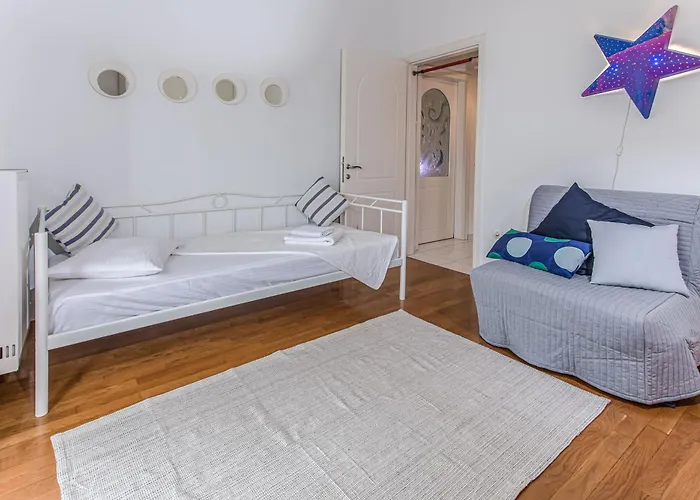 Celestial Garden-thessaloniki's Modern, Eclectic Penthouse-ideal For Remote Work And Longer Apartamento Tesalónica